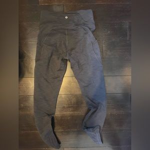 Lulu lemon leggings in grey with pockets